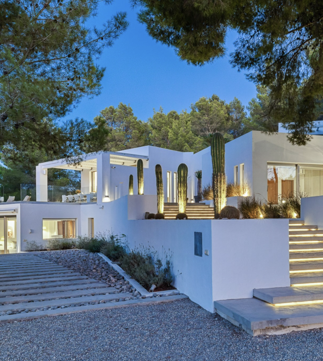 Resa Estates Ivy Cala Tarida Ibiza  luxe woning villa for rent te huur house avond.png